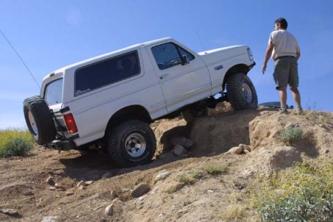 1993 Ford Bronco - 35s are not big enough for this ledge