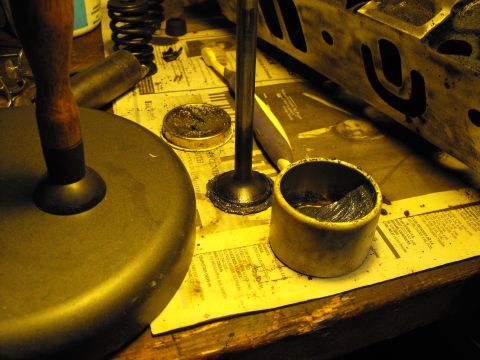 1982 Chrysler New Yorker - There's the course 120 grit valve lapping paste and the lapper on the lamp