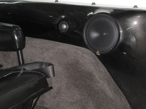 1975 Ford Bronco - Back componant speakers are JL Audio 6 1/2 and 1" tweeter. Crosssover is mounted inside the box. Nice sound quality with good mid bass…