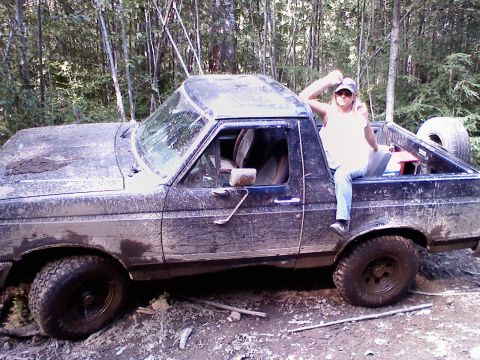 1989 Ford Bronco - Out Wheelin with a broken hand