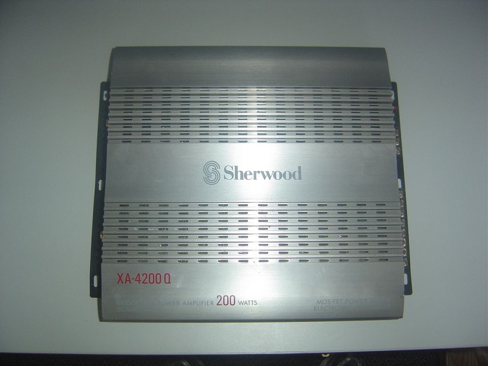 Sherwood XA-4200 Q amplifier, 200 watts