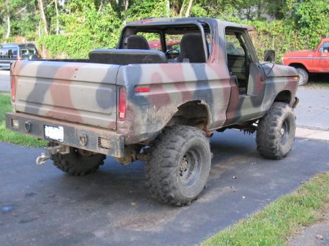 1979 Ford Bronco - Lame ass driveway pic