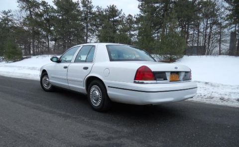 1999 Ford Crown Victoria photo