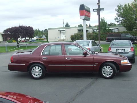 2005 Mercury Grand Marquis photo