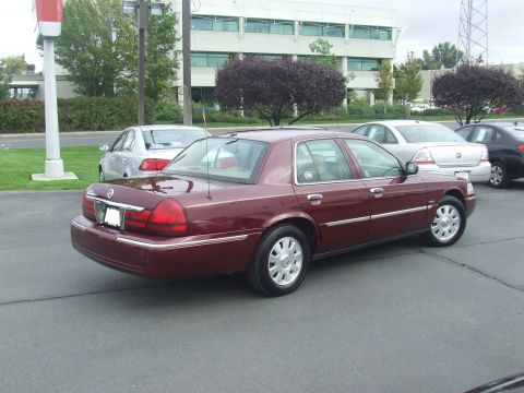 2005 Mercury Grand Marquis photo