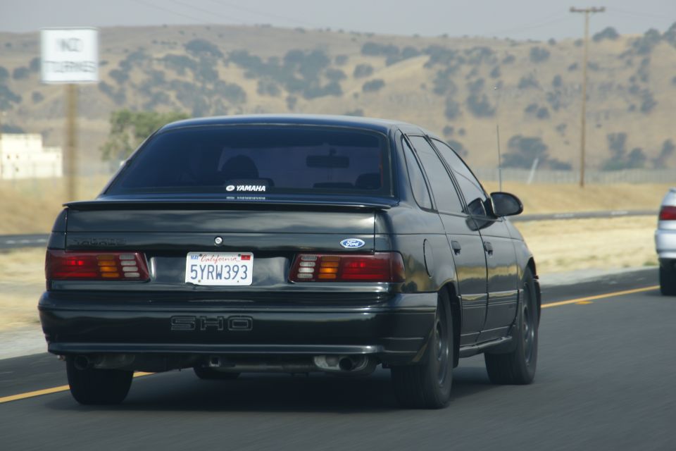1995 Ford Taurus SHO rear view, black