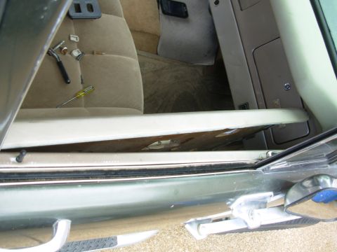 1975 Ford Bronco - The R door had been locked shut for about a week, and the weather finally got good enough to check it out. The hard part was removing the f…