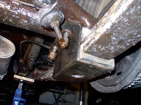 1983 Chrysler Fifth Avenue - Slacked the U-bolts sleeve nuts