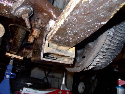 1983 Chrysler Fifth Avenue - Deteriorated rubber and no locating center left in the rubber