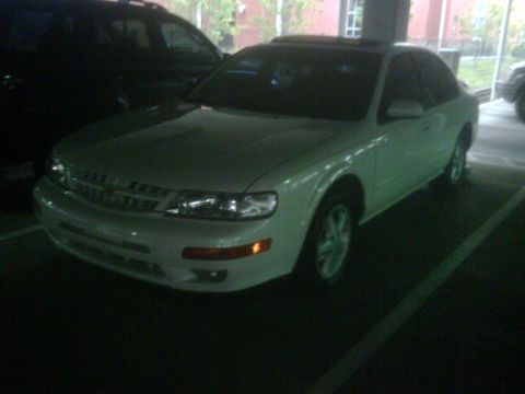 1999 Nissan Maxima photo