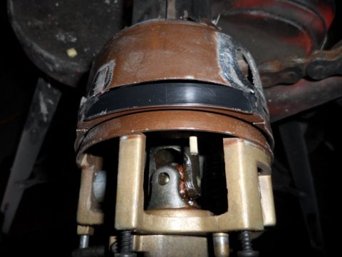 1973 Ford Ranchero - A close-up view of a mechanical automotive part, possibly from a transmission or engine assembly.
