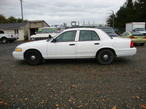 2003 Ford Crown Victoria photo