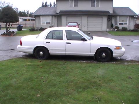 2003 Ford Crown Victoria photo