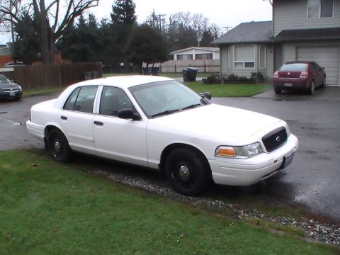 2003 Ford Crown Victoria photo
