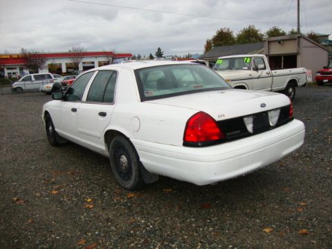 2003 Ford Crown Victoria photo
