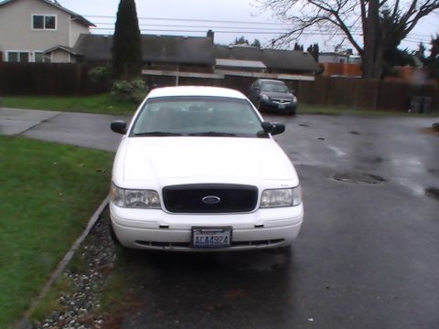2003 Ford Crown Victoria photo