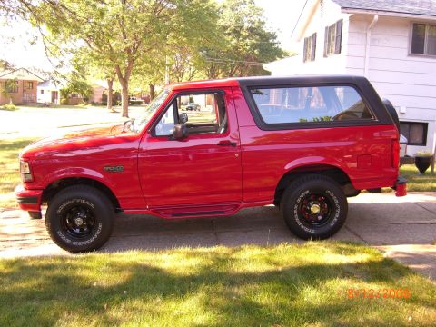 1996 Ford Bronco - painted top black