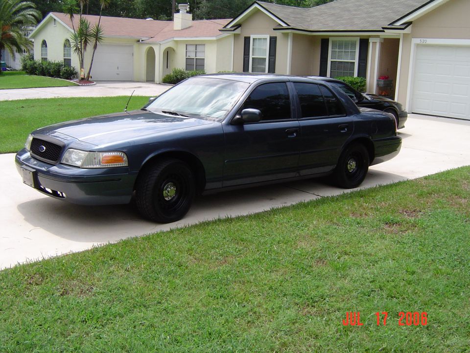 1998 Ford Crown Victoria in 2011