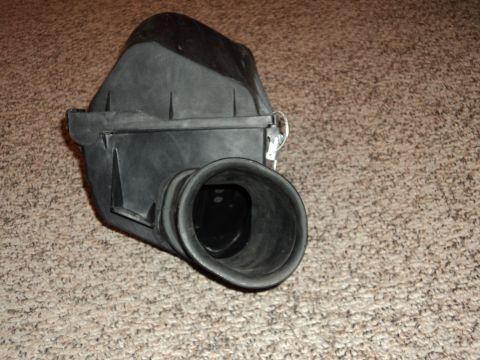 2004 Mercury Grand Marquis - This is a black plastic air intake box, not a 2004 Mercury Grand Marquis.
