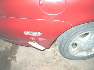 1997 Ford Taurus - To test the mod, I took off my back reflector thingy and took off the reflector.. then stuck the light into the lightbar. I am using these…
