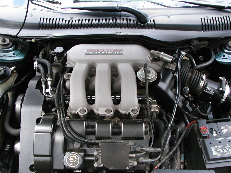 The 24V DOHC Duratec before I began the devastation.