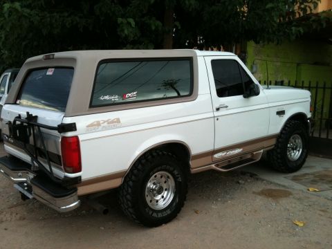 1996 Ford Bronco photo