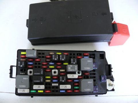 1976 Chevrolet Corvette - This is a fuse box and relay assembly, not a 1976 Chevrolet Corvette.