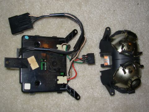 1983 Ford Bronco - Later module using hard lamp switches and #579 bulbs with plastic reflectors.