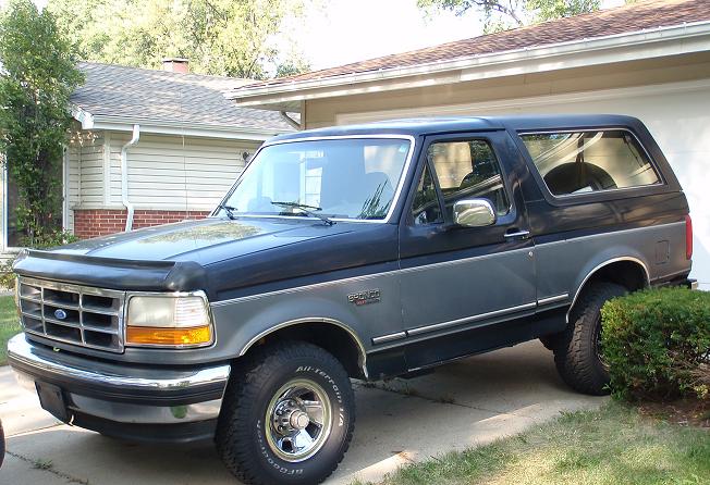 Two-tone gray and black 1992 Ford Bronco 3q-front view