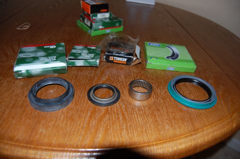 1994 Ford Bronco - From left to right: outer spindle bearing seal - inner spindle bearing seal - spindle bearing - wheel seal The newer style seal uses a mold…