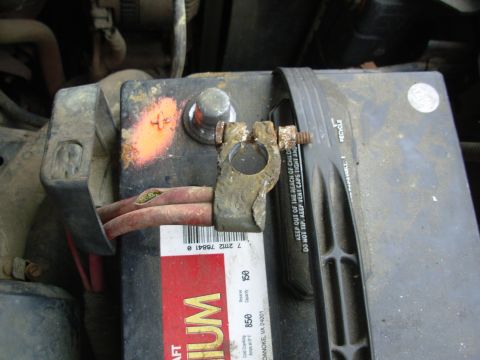 1983 Ford Bronco - This terminal is about to fail for a variety of reasons, and that exposed wire isn't doing great. [url=https://www.supermotors.net/registry…