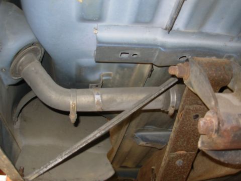 1995 Ford F-150 - To lift the bed, loosen the clamps (8mm, 5/16") around the filler supports, then slide them outboard. GO TO THE NEXT PIC... See also:…