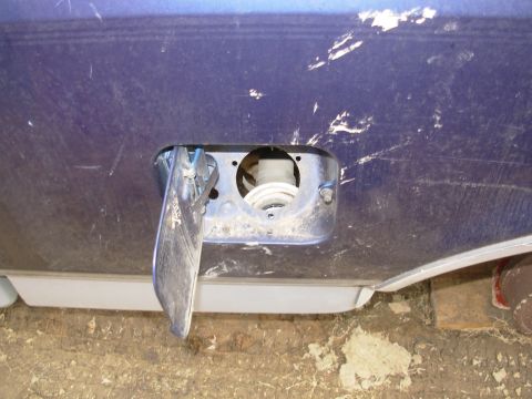 1995 Ford F-150 - To lift the bed, remove the filler caps & filler neck screws (5.5mm, 7/32"), then push the necks below the body and put the caps back…