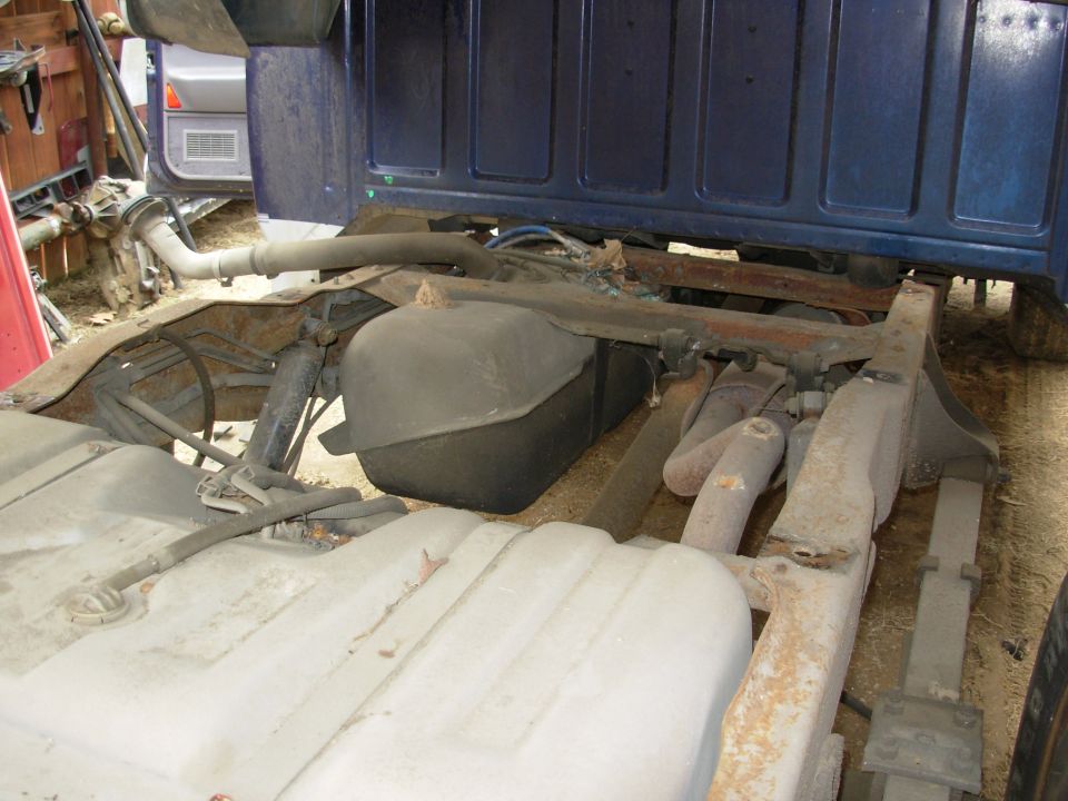 It'll be much easier to work on the tanks this way, rather than from below.

Go to the NEXT pic...