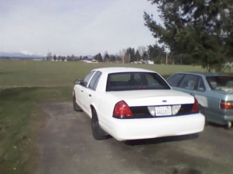 2002 Ford Crown Victoria photo