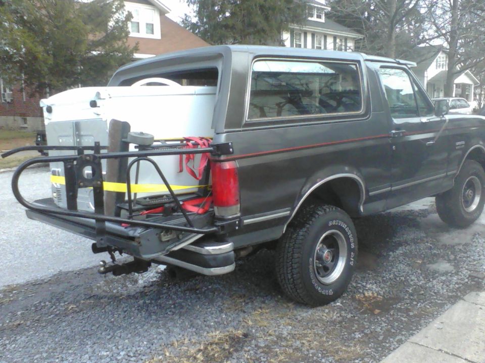 1988 Ford Bronco rear 3/4 view with cargo rack