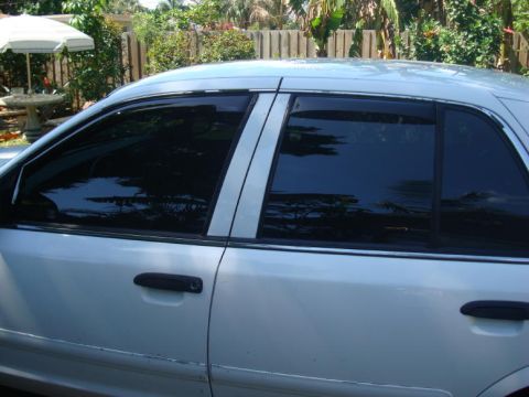 2002 Ford Crown Victoria photo