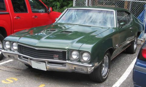 1976 Ford Ranchero - This green coupe, identified by its GS badging and hood scoops, is not a 1976 Ford Ranchero.