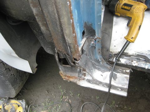 1983 Ford Bronco - This is where I started my 2009-2010 body repairs. as you can see I had already cut out most of the rocker panel on the right side before I…