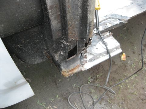 1983 Ford Bronco - Now for the B-post. First I needed to get rid of the crap back there and cut the B-post back a little. The donor A and B-post material came…