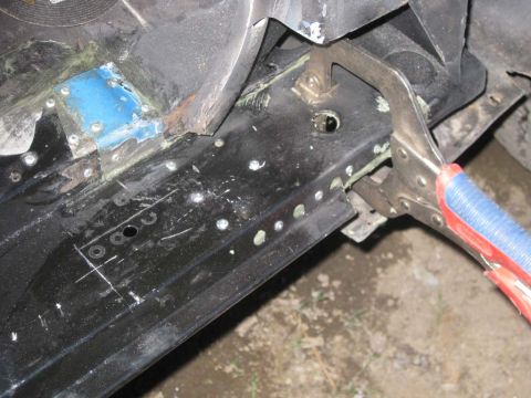 1983 Ford Bronco - Here you see I have added a piece of metal to corner the hole and also attaches to the rocker panel. Everything is in place and the structu…