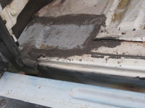 1983 Ford Bronco - Now here is an older patch. It was done about 5 years previous to this round of "Rust Busting" to avoid the truth. The truth bein…