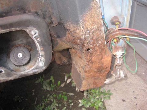 Tailgate Support - 1983 Ford Bronco