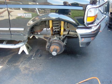 1995 Ford Bronco - Here’s the front before I started, notice the wear on the crapy AutoZone shock that has about 4000 miles on it.
