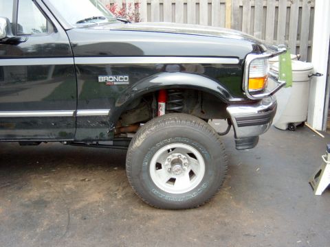 1995 Ford Bronco - Here it is reassembled and back on the ground, I was still waiting on some of the shocks, but I took the picture anyway. I ended up netting…