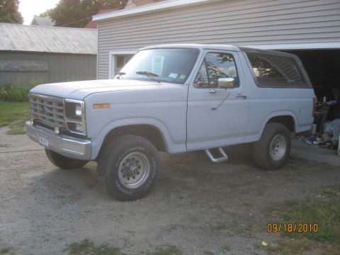 1983 Ford Bronco - New 1/4s, new front fenders, doors from a 92 F150.