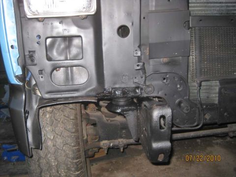 1983 Ford Bronco - Right side completed. Note the increased distance to the frame.
