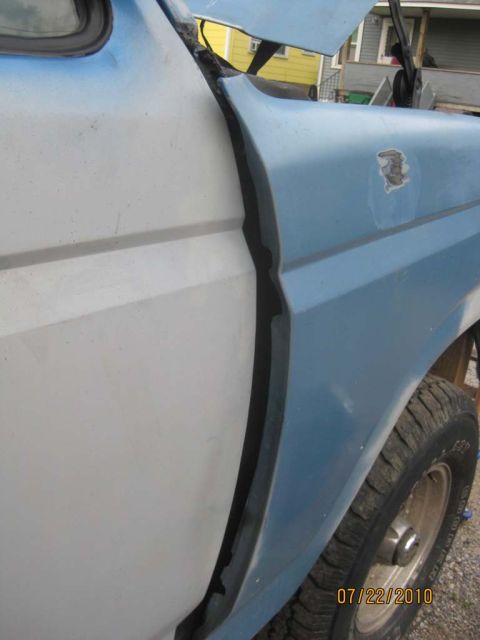 1983 Ford Bronco - And tilt it outward so it didn't mess up the edge of the door.