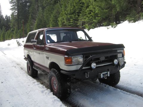 1989 Ford Bronco - This modified Ford Bronco is equipped for off-road adventures in snowy conditions.