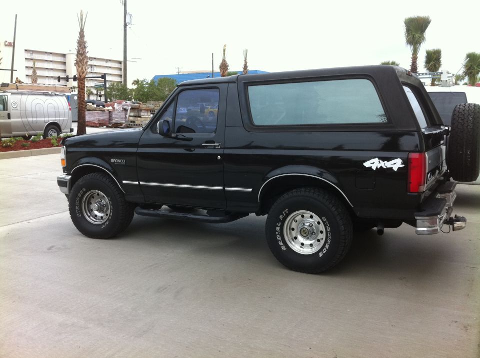 1995 Ford Bronco “Alli”